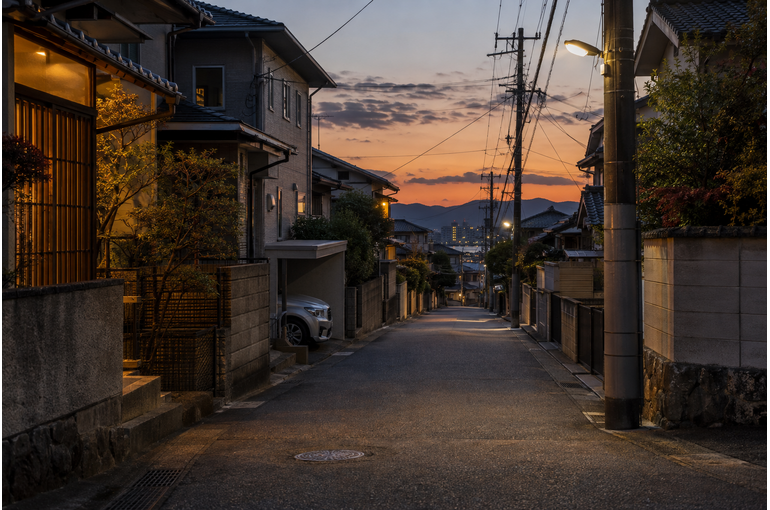 夕暮れ時は、見え方の変化に注意。