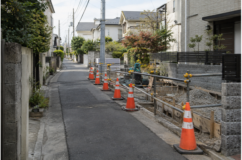 いつもの道にも、迂回の余地を。