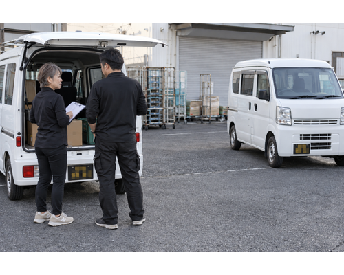 同業のドライバーさんも。平日企業配送のスポット募集に関連する軽貨物配送の作業風景