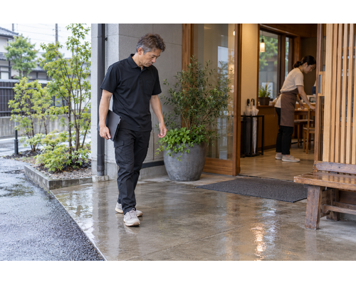 台風の翌日。晴れていても荷物と足元を見直そう
