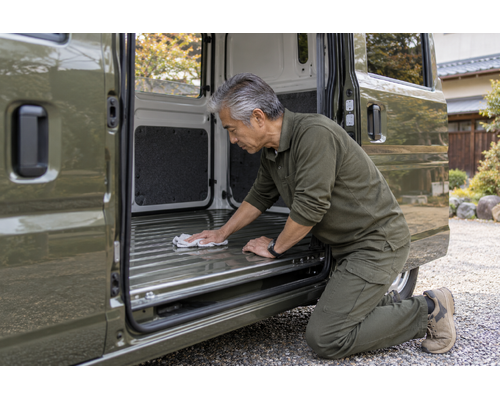 月末の車内整理。次の荷物のために荷室を空けておこう